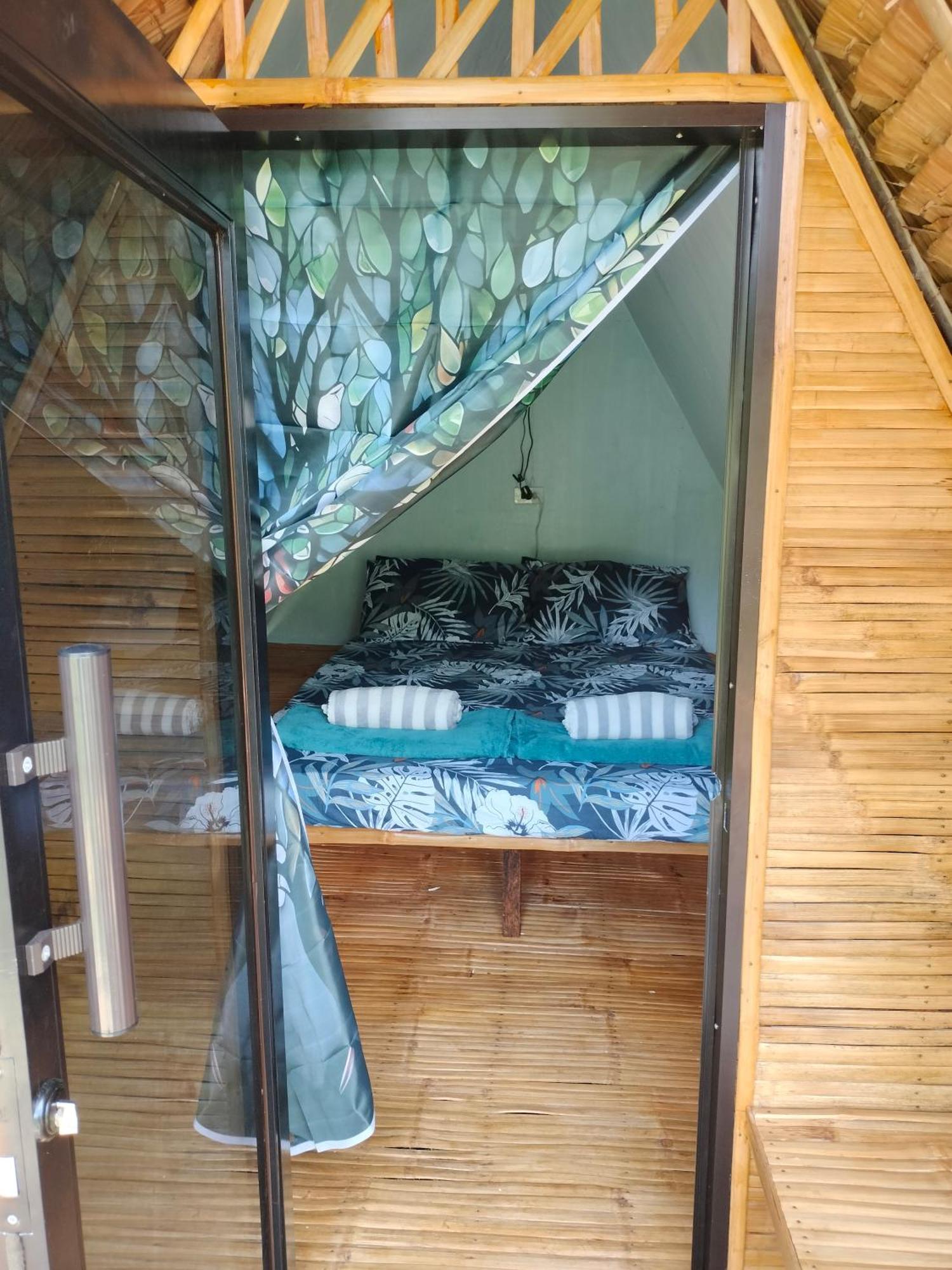 Riu Del Mar Hostel Dauis Екстериор снимка